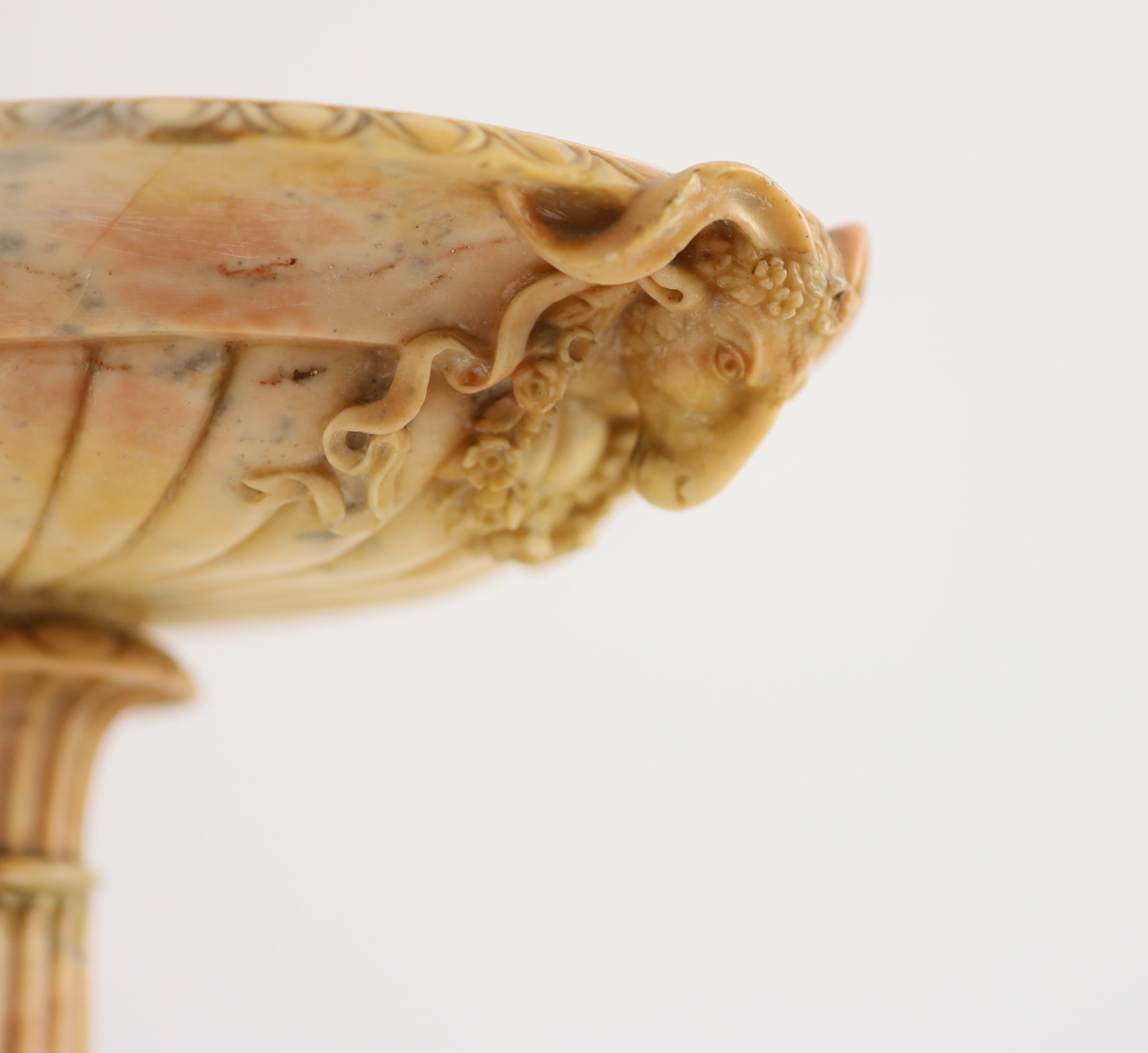 An early 19th century Grand Tour souvenir sienna marble urn H 27.5cm. W 26.5cm. D 17cm.